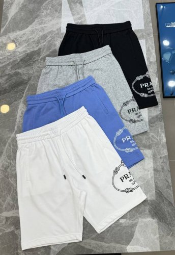 prad*普拉达25S夏季休闲运动五分裤 百搭的裁剪堪称大气 采用360G毛线圈纯棉材质 平织抽绳式的运动短裤体系.细腻感高于普通棉材质....侧身无缝工艺.全