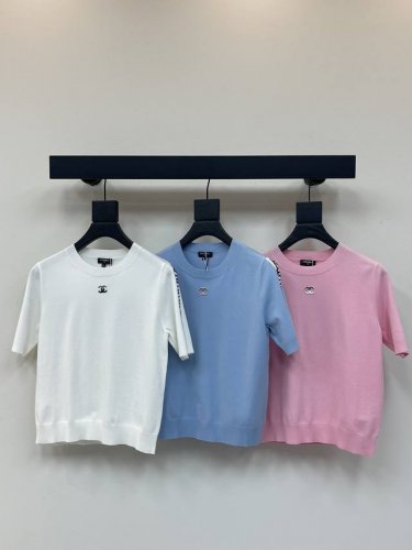 Chane*25春夏新品针织圆领短袖 减龄且时尚 超级百搭 撞色字母Logo设计 Yb定制棉纱浮雕工艺奢华又高级 经典圆领修身版型百搭不挑人时髦又高级 Sml