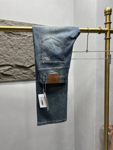 Dior* 2025早春男士丹宁阔腿牛仔裤！ 客供高级进口的丹宁原色面料，S特选日本冈山纯正13Oz 盎司牛仔布料，重磅环保植物酵素水洗工艺，G肌理有着淡淡的色
