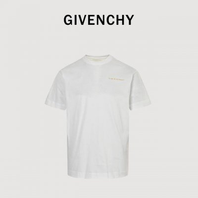 Givenchy 纪梵希 25Ss 蛇年刺绣短袖 采用100%棉质面料，柔软透气，让你在夏日里尽享舒适。 正面是纪梵希首字母刺绣标志,背面是蛇形枝形吊灯刺绣图案