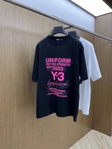 新品 Y-3 2540Fw春夏新品圆领打底外穿T恤 立体感Logo微廓形半袖活性纯棉打底T恤 棉 手感面糯有骨感 柔而有韧性 工艺处理 韧性和抗皱性能得到大幅度