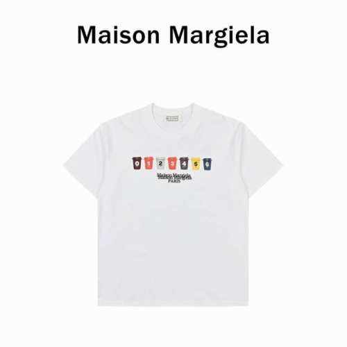 maison Margiela马吉拉字母前后印花短袖 面料采用纯棉精梳棉面料，色定染面料，超精细平网印花工艺，上身效果宽松休闲，三标齐全， 货号422 003