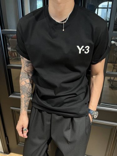 Y 3夏季新款T恤超亮眼 胶印Logo简约又吸睛 纯棉材质舒适透气 宽松版型随便搭都超潮~颜色 黑 白 码数 S-2Xl