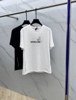 Moncler 蒙口 2025Fw春夏新品圆领打底外穿T恤，立体感Logo微廓形半袖 活性纯棉打底T恤，棉，手感面糯有骨感，柔而有韧性。工艺处理，韧性和抗皱性能