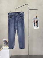 Armani阿玛尼独家专供新款休闲牛仔裤高端版本！专柜定制面料 透气舒适度高，细节无可挑剔，品牌元素设计理念，体现高品质。手感细腻柔软！呈现休闲裁剪，上身版型超