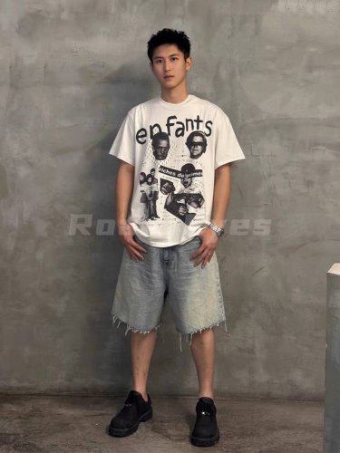 爆款模特图 顶级版本Erd忧郁的富二代复古胖小孩人像印花Fat Kid做旧象牙白短袖T恤 面料采用320G26支双股赛络紧密纺单纱 结构紧密耐磨性好 因为织物品