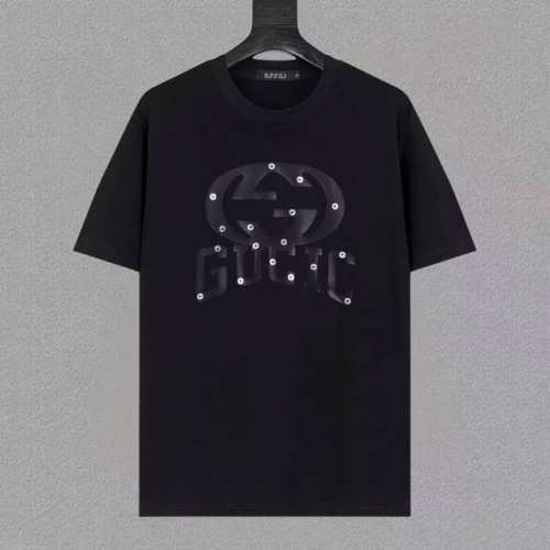 Gucci 古奇25Ss新款短袖，最高版本重工艺印花经典Logo图案，高标准定制，上身非常有型，客供进口高档300克纯棉面料质感非常细腻，细节工艺精湛考究，塑造