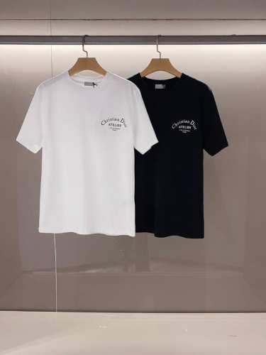新品 香港洋行渠道货，官方同步售卖款，明星级人气限量单品！！2025春夏新款Di*R Homme Atelier 圆领棉质短袖T恤 元素性的Logo凸显时尚魅力