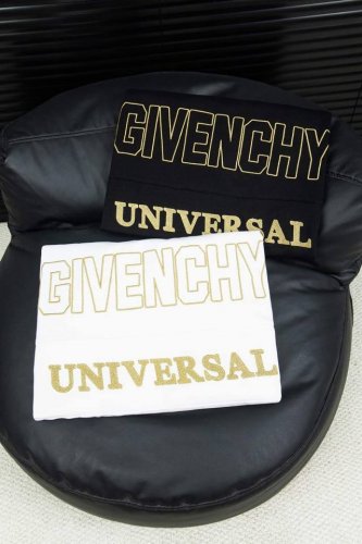 顶级版本-款号W30 Givenchy纪梵希新款拼接金线字母绣花短袖T恤 被称为法国时装界的绅士的Givenchy的风格所在 1952年纪梵希这个品牌在法国正式