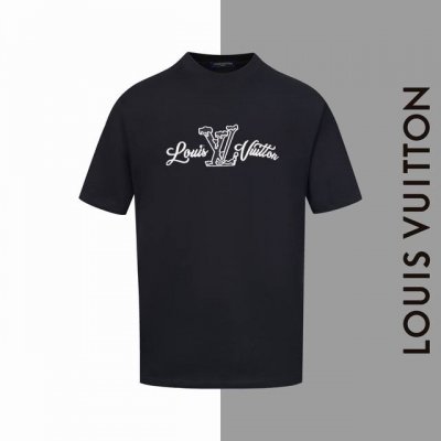 款号#Z21 Lv 字母小标刺绣圆领短袖 Louisvuitton官网一致款式 面料：32支双纱280克纯棉面料 同缸同色织染螺纹 颜色一致 工艺：进口机器饱满