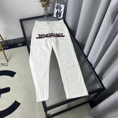 款号K137 Balenciaga 巴黎世家新款印花字母Logo牛仔裤 达万针刺绣工艺 高密立体饱满有质感 渐变过渡自然 经典的Slim剪裁版型，上身效果无可挑