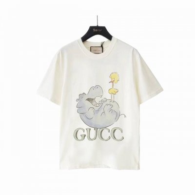 实拍细节图+尺码表 gucci古驰 趣味卡通嬉戏的河马圆领短袖 无感印花 早春系列高克重短袖 选用客供定制针织100%纯棉面打造,面料手感细腻 厚实有质感的纯棉