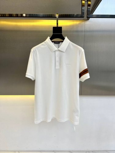 Zegn杰尼亚、2025春夏新品男士时装商务休闲短袖polo衫，以面料和工艺为主导的一款休闲短袖，100%驻地丝光棉材质。摒弃了以往的风格与基调，走了极简的路线