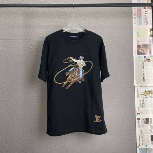 A71 Louis Vuitton路易威登Lv 采用300足克面料 西部赛马 刺绣工艺 宽松版型 男女同款短袖 独家专供新款原单休闲短袖 高端定制 高版本 时尚