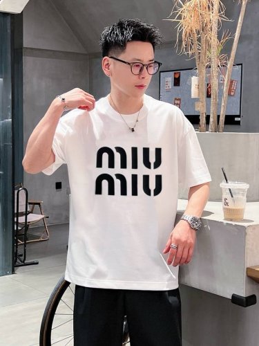 Miumiu 2025年春夏新品上新 三标齐全 纯棉圆领短袖T恤 好货不用过多介绍 看细节 专柜码数：M-Xxxl 175 140建议L