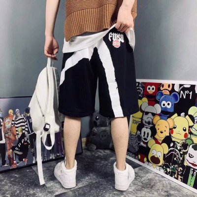 上新 Evisu福神经典大M印花休闲毛圈短裤 男女同款 独有的M标志已经成为一个文化的符号 刻入对潮流极致追求的年轻人心中 此款短裤在休闲风格的基上打造升级 裤