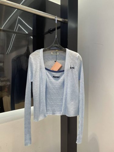 miu｜25早春新款字母Logo提花撞色休闲针织套装Sml