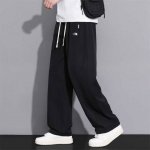 the North Face 北面春夏速干冰丝拼接透气网孔束脚户外裤运动裤。 夏季新款男士速干冰丝休闲运动裤，做工干净简洁，3D立体剪裁，锦纶氨纶混织速干面料，