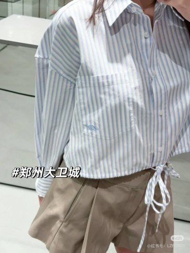 Alexanderwang25早春新款 短款绑带衬衫 经典款 衬衣真的是衣柜必不可少的单品 宽松版型完全不挑身材 慵懒又随意的感觉真的太好穿了 时髦精们Bi入好