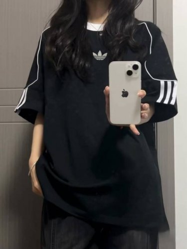 新款阿迪达斯Adidas 三叶草三条杠插肩撞色拼接Ins 领口螺纹针织情侣同款宽松落肩短袖T恤 面料: 280G重磅纯棉新疆长绒棉 采用特定重磅32S精棉平纹针