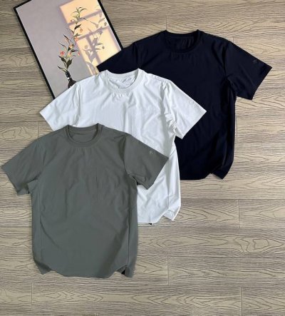 descente 迪桑特三色夏季Dualis都市通勤超舒服冰爽透气短袖T恤夏季 黑科技舒适抗菌面料 强推荐 设计理念 dualis系列经典短袖针织衫 采用质感针