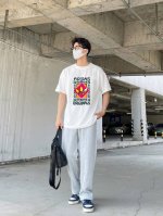 上新！元素碰撞，超级吸睛！Adidas 阿迪达斯夏日情侣款圆领短袖T恤，全部采用上等原料，质感好颜色鲜明！ 这种款式上身回头率超高！基础款的圆领Tee,男女均可