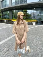 套装 古驰Gucci满印套装 ｜海外限定｜原单品质｜男女同款套装｜ 穿着舒适、柔软、不变形、有光泽、透气性好 版型超赞 上身效果极佳 搭配什么裤子鞋子都百搭 原