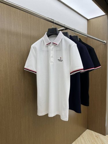 mon Ss早春新款 商务休闲通勤款,渠道精品唯美主义的英式裁剪艺术尽显男士魅力风采. 25春夏 专属标识Polo衫短袖T恤 经典的翻领裁剪工艺从未停止.既不单