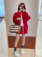 Miumi* 25Ss春夏新款 知识分子夹克廓形外套 原版开发 高版出品 双层面布工艺立体有型 定位刺绣字母Logo点缀简约大气低调奢华 进口棉府绸衬衫面料质感