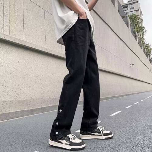 款号Xk2361 Fog美式高街黑色排扣牛仔裤潮牌工装设计感美式显瘦复古长裤子，秋冬款面料升级，挺阔有型，色泽均匀 纹理清晰，上身非常舒适 直筒版型 可显高显瘦