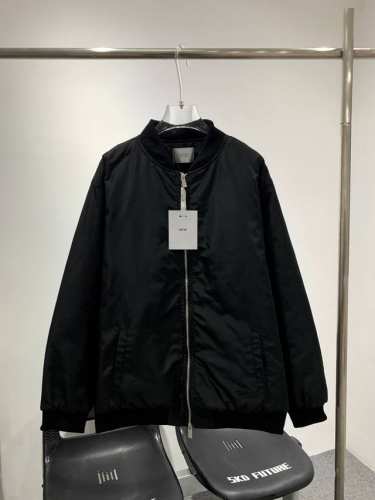 款号G742［棉服］ 新款Dior迪奥Cd23Ss最新后背刺绣平绣字母飞行员夹克外套秋冬款加厚棉服男女款 背后的饰以对比鲜明的 Christian Dior C