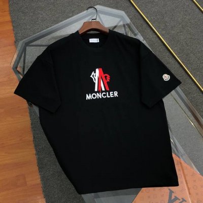 moncler 蒙口2025春夏新款刺绣Logo圆领短袖T恤 高版本高品质原版面料 网红明星同款 胸前字母刺绣Logo工艺，纯棉面料，手感非常舒服 超级百搭好看
