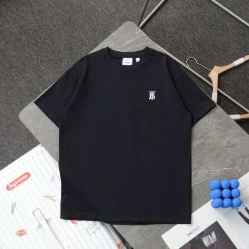 顶级复刻 高端定制 - Burberry 巴宝莉 经典款限定款刺绣小标B字母短袖T恤 - 款号：3609 - 颜色: 黑色 白色 - 购入原版开模打造，全套定制