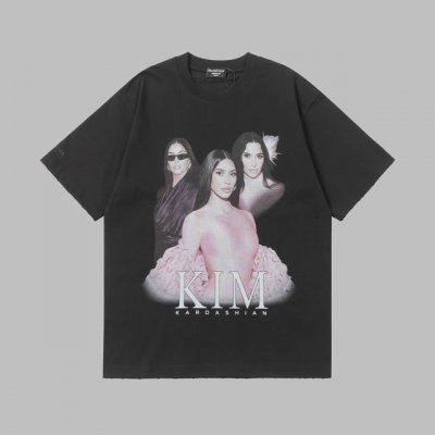 上新 高品质9185# 来自Balenciaga25系列 品牌大使T恤必须安利！ 面料采用高克重，水洗棉，300 克 不同款式印着对应明星的形象，Balenci