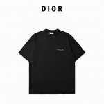 本地自取200 dior迪奥 25Ss破洞做旧印花短袖 原8,900购入，原版面料一比一开版，色系简约，经典耐穿百搭。 颜色 白色 黑色 003 尺码:S-L