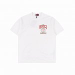 gucci 古驰 25Ss 胸口字母徽章印花短袖 精选 %高支棉，触感如春风拂面，轻盈贴合肌肤，赋予日常穿着以极致舒适。领口采用防变形螺纹织法，肩线精准裁剪修饰