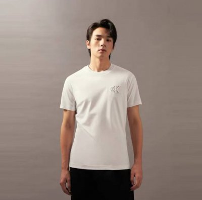上新# 一盒两件一黑一白 品质短袖推荐Ck Jeans25年夏款立体Logo新款刺绣印花圆领纯棉短袖T恤上衣 印花+刺绣一体的工艺，成本增加耗时耗力。 纯棉面料