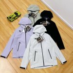 250 迪桑特Descente 25春季新款户外男士休闲连帽防水冲锋衣外套！ 舒适度很优秀户外休闲男士冲锋衣外套！款式上独树一帜 多个裁片、魔术贴 可以充分保证