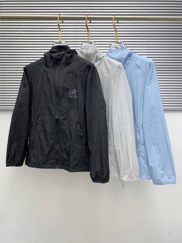 新品 始祖鸟渠道精品.2025Ss春夏新款运动服夹克防晒服外套！防晒衣经典之余增添了与时俱进的时尚感,型男靓女的最佳选择.新型轻量绢丝纤维尼龙面料,轻盈透气,绗