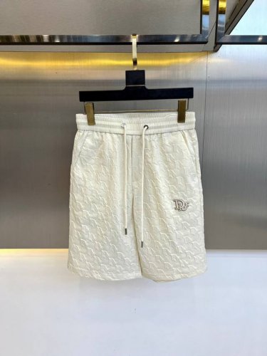 dior、 25S春夏新款休闲短裤！春夏季必入的时尚运动短裤，适用于各种场合，出镜率非常高，喜欢的不要错过哦！此款精选高品质面料%95聚酯纤维%5氨纶、布面纹理