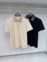 巴宝莉 2025男士标识短袖polo衫，商务休闲翻领polo恤.该款polo衫采用丝光双面棉质珠地面料制成，隽永设计可跨越时尚潮流。经典款型，两侧开叉设计 让整