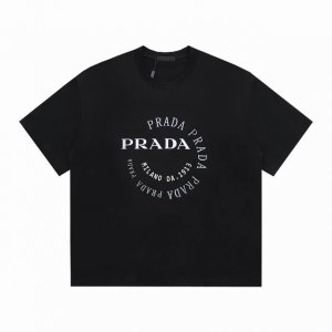 prada普拉达新款印花短袖 270克棉质宽松版型 男女同款 颜色黑色白色 尺码Xs.S.M.L