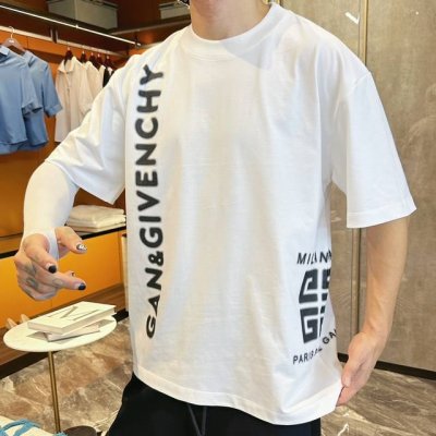 Gvc* 顶级版本 秋冬新品加厚290克短袖 火爆上市啦 定制顶级优选洗水棉面料 上身舒适度高 专柜同款装饰 轻奢内敛低调奢华 内搭外穿轻松驾驭不挑人 裁剪精细