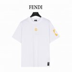 fendi 芬迪 25Ss 胸前双F刺绣手臂硅胶眼睛短袖T恤 采用230克双股双面面料以及罗纹本布，胸前皮标红外线定位， 面料都经过浇洗，手感质感更佳，不易变形