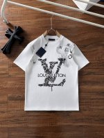 lv 2025夏装新款男女同款短袖T恤，！定制专属纯棉面料，定制原版工艺螺纹，胸前重工字母Logo工艺设计！简约大方，从容百搭，档次极高，完美融入时尚还有风情感