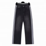 元，高端 款号Bv012，黑 这款Balenciaga X Adidas巴黎联名款三杠水洗牛仔裤，可是众多网红明星纷纷上身推荐的爆款神裤。定制14安斯100%纯