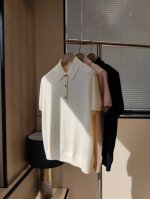 码数 S M L 颜色 雪白色 花岗岩混色 藏青色 25春季新品羊绒女士短袖 polo衫 时尚与质感并存品味生活的不二之选 面料材质 35%山羊绒40%羊毛 2