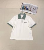 miumiu*2025夏季新款 翻领短袖上衣 领口 袖口拼接格纹面料 胸口字母刺绣装饰 棉质面料透气舒适 是个百搭不出错的上衣 单色Sml