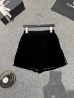 上新！真丝丝绒顶配神裤 时尚百搭尽显魅力～松紧腰设计，侧边缝手工缝制贝珠点缀，阔版型的蕾丝里衬，一览美美的大长腿Smlxl