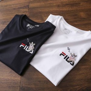 p90 严选好货！Fila斐乐新款女士圆领短袖T恤！ 官网同步在售，客供百分百精梳纯棉面料，柔软亲肤，舒适透气！胸前卡通Logo刺绣，精致饱满，定织螺纹领口，领